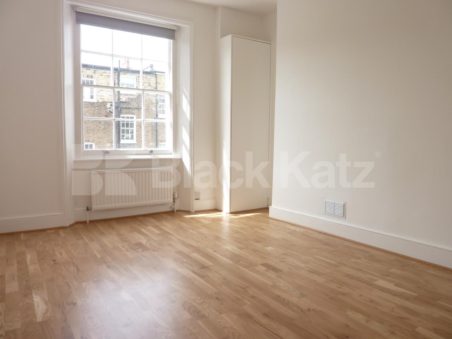 			4 BED/ 2BATH! , 4 Bedroom, 1 bath, 1 reception Flat			 Chepstow Road, BAYSWATER 